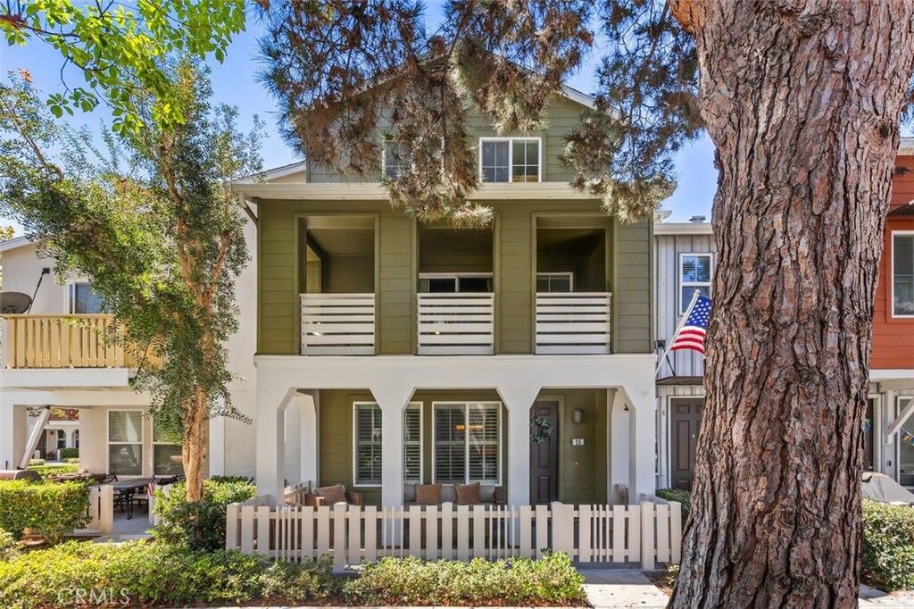 Property Photo: 25 Platinum CA 92694
