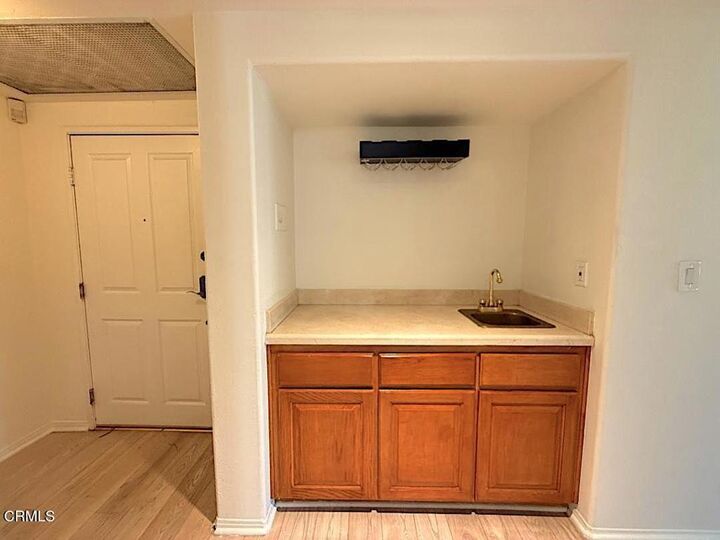 Property Photo:  1811 Manning 201  CA 90025 