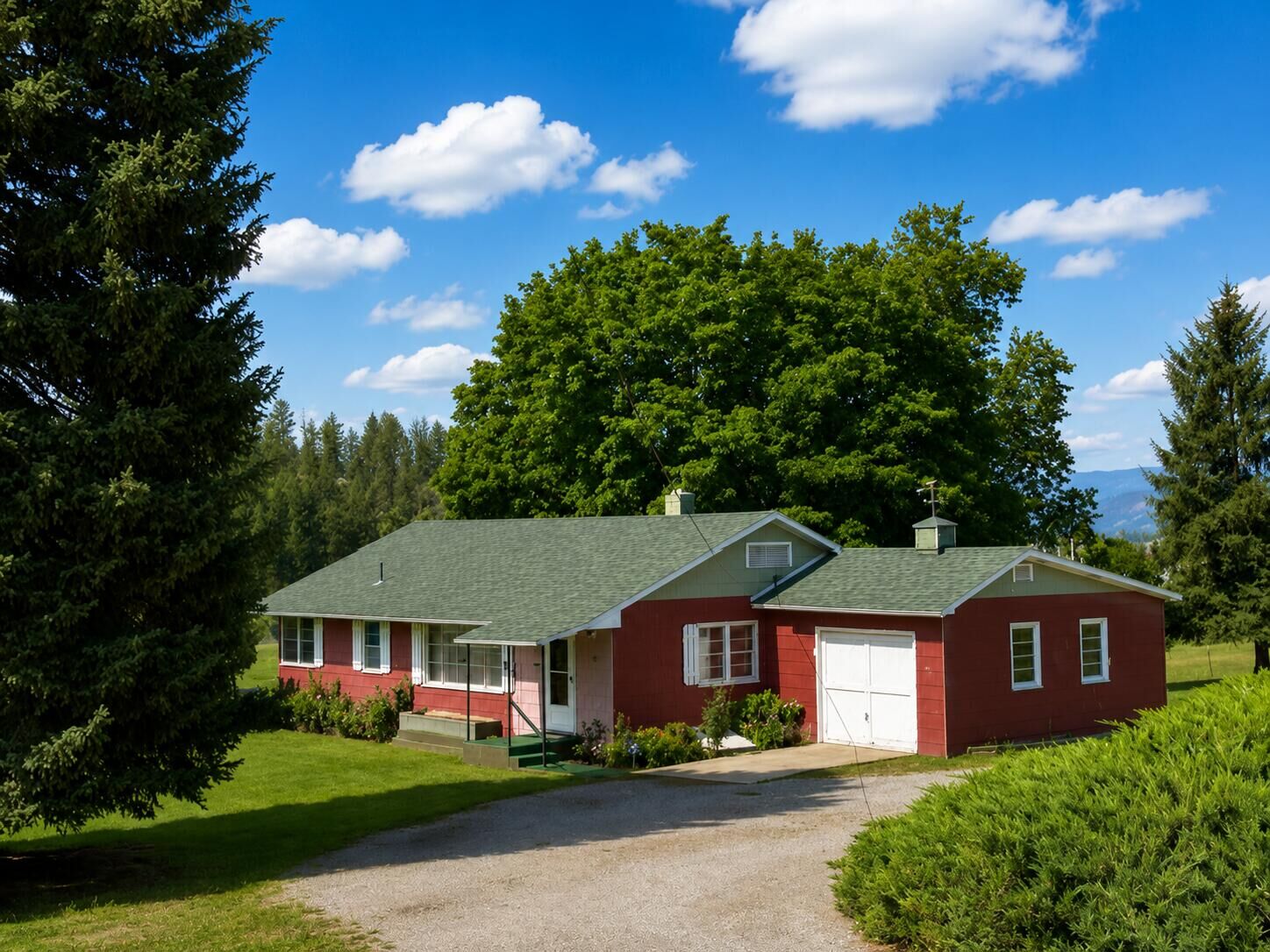 Property Photo:  103 Buena Vista Dr  WA 99114 