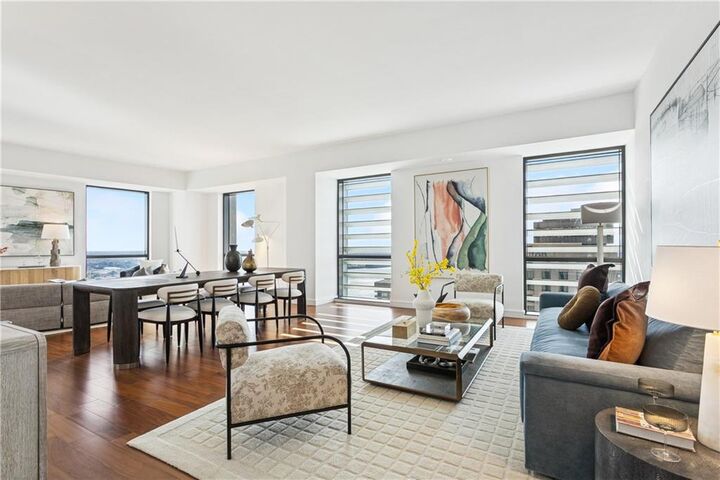 Property Photo: 2 Canal Street 2507 LA 70130