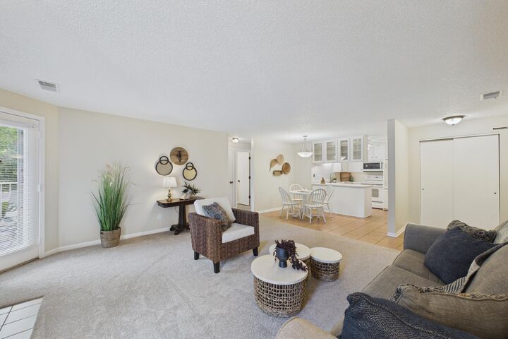 Property Photo:  760 County Road F W 702  MN 55126 