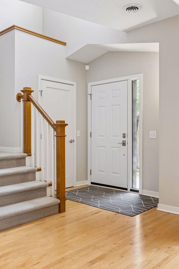 Property Photo:  533 Willoughby Way W  MN 55305 