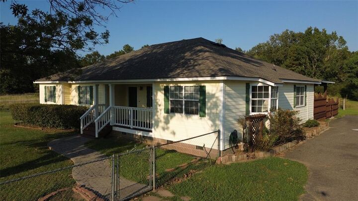 Property Photo: 5905 Highway 175 LA 71027