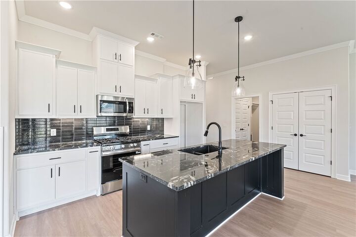 Property Photo: 1906 Ferguson Street AR 72751