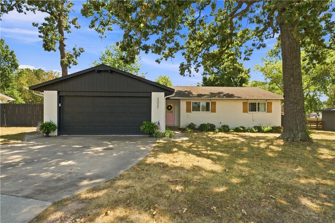 Property Photo: 2222 W Perry Road AR 72758