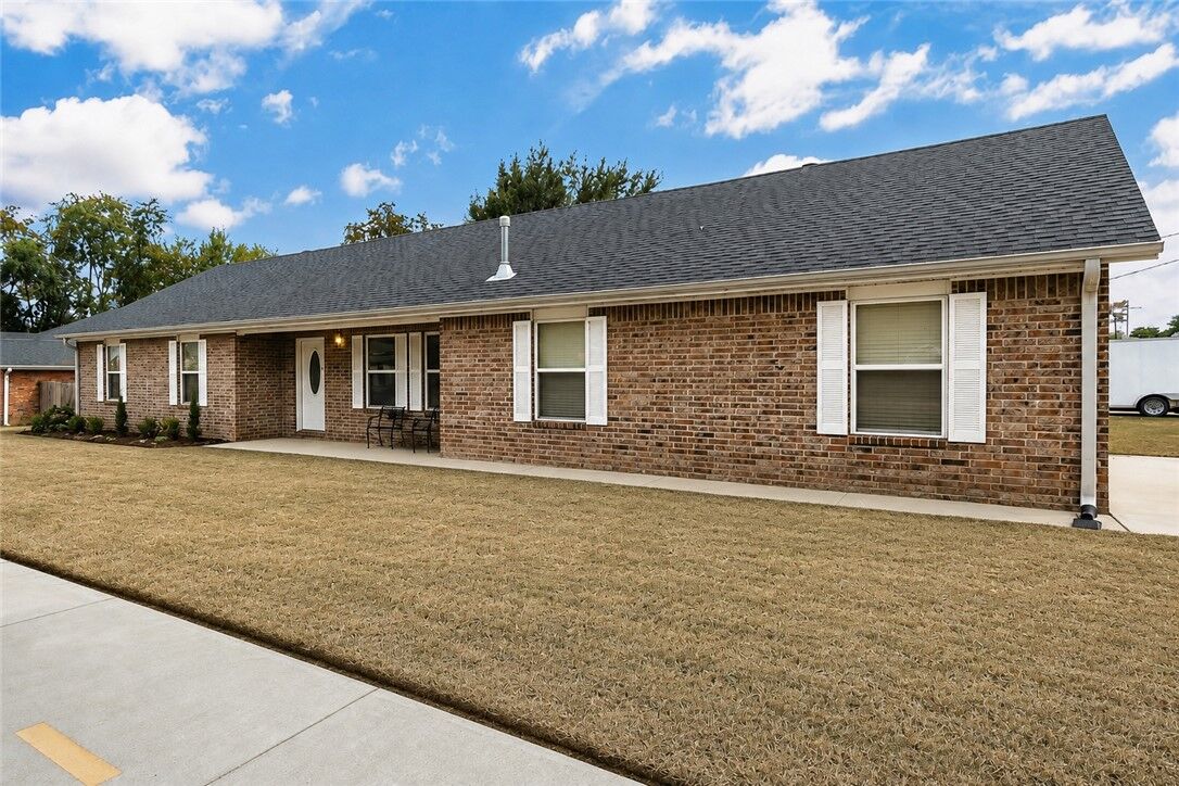 Property Photo: 553 SW Dallas Street AR 72736