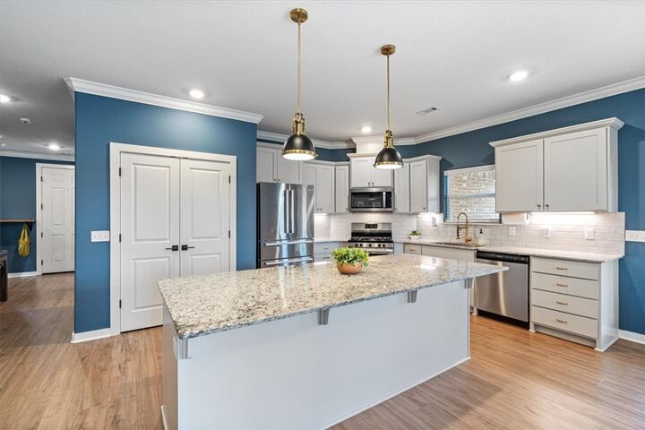 Property Photo: 807 Peridot Street AR 72745
