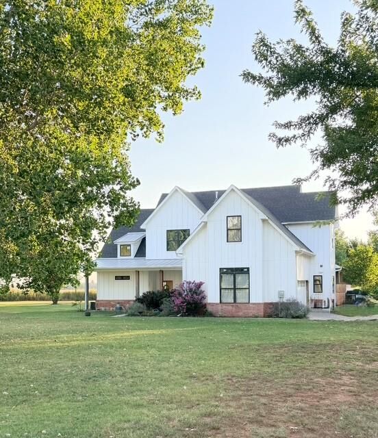 Property Photo:  124 Kevin Lane  OK 73089 