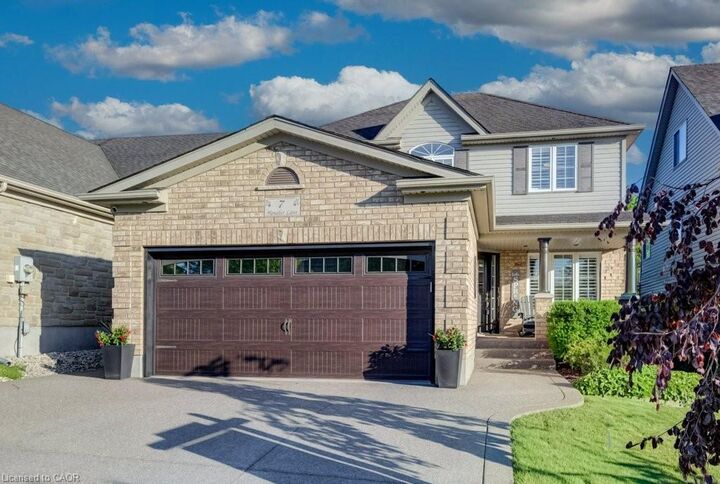 Property Photo: 7 Housler Lane ON N3C 4H7
