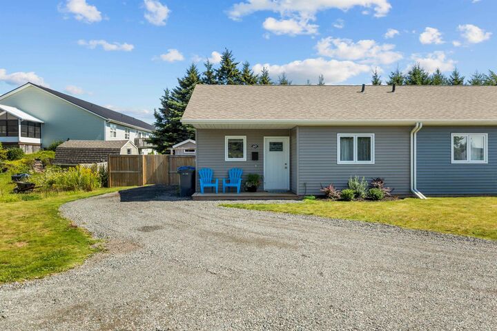 647 Wilmot Lane — photo 1