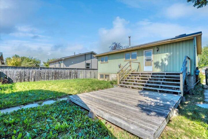 Property Photo:  3755 Whitehorn Drive NE  AB T1Y 5C4 