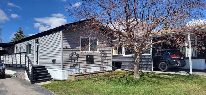 99 Arbour Lake Road NW 189 — photo 1
