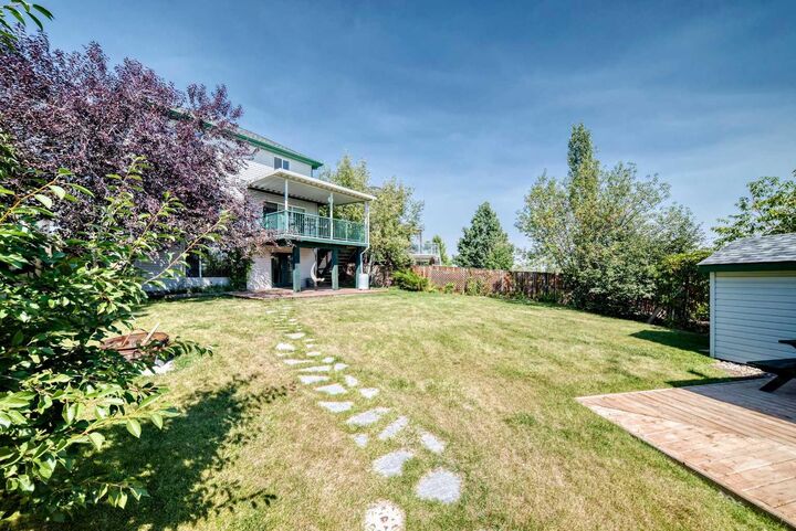 Property Photo: 71 Coverton Mews NE AB T3K 4R6