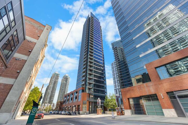 Property Photo: 225 11 Avenue SE 2505 AB T2G 0G3