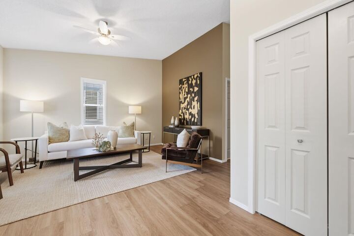 Property Photo:  42 Prestwick Pond Terrace SE  AB T2Z 3Z8 