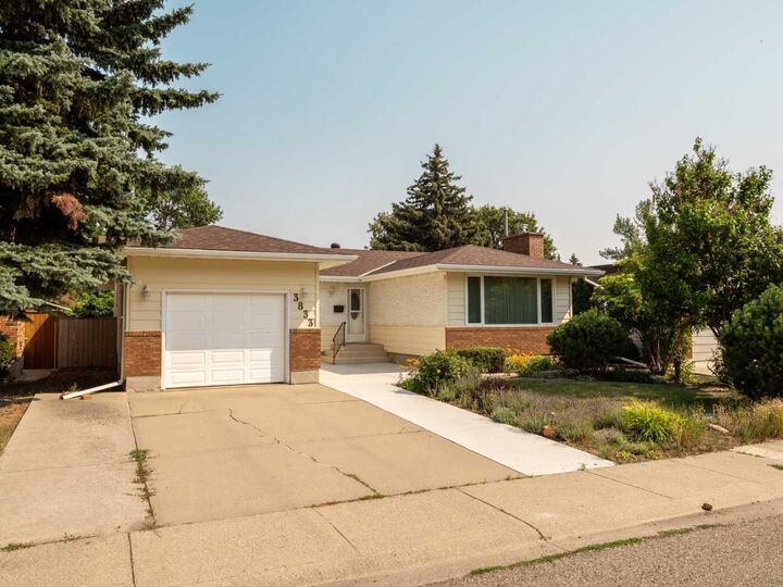 Property Photo:  3833 Pebble Place S  AB T1K 3V1 