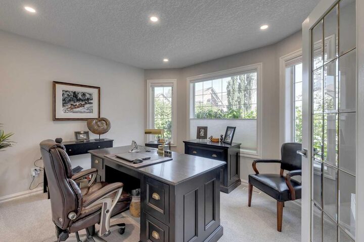 Property Photo: 6 Patterson Close SW AB T3H 3K2