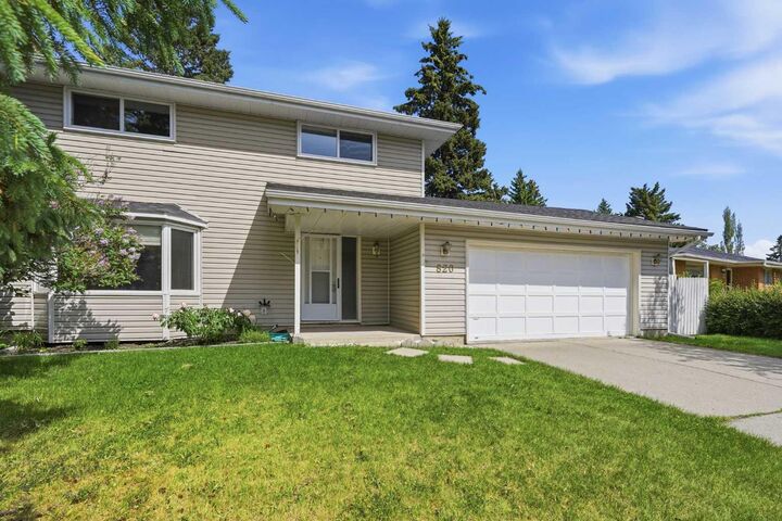 Property Photo:  820 Canford Crescent SW  AB T2W 1L2 