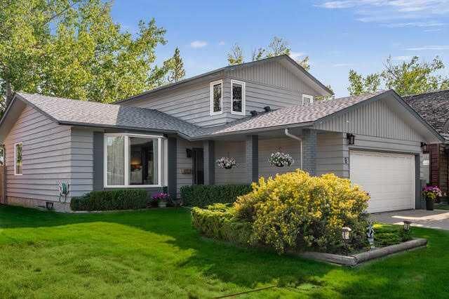 Property Photo:  8 Deerbow Circle SE  AB T2J 6J2 