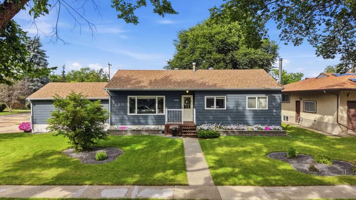 Property Photo:  5526 49 Avenue  AB T4L 1M8 