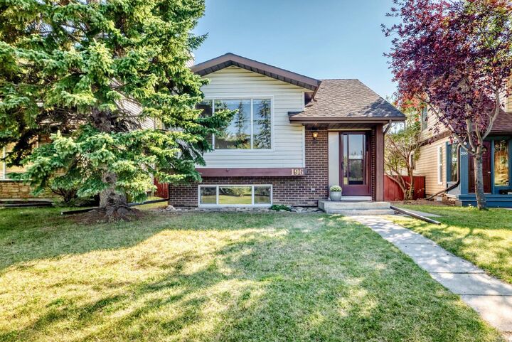 Property Photo: 196 Edgedale Way NW AB T3A 2P9