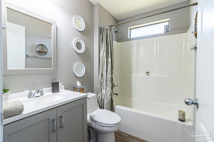 Property Photo:  2511 Stormy Cir  FL 32566 