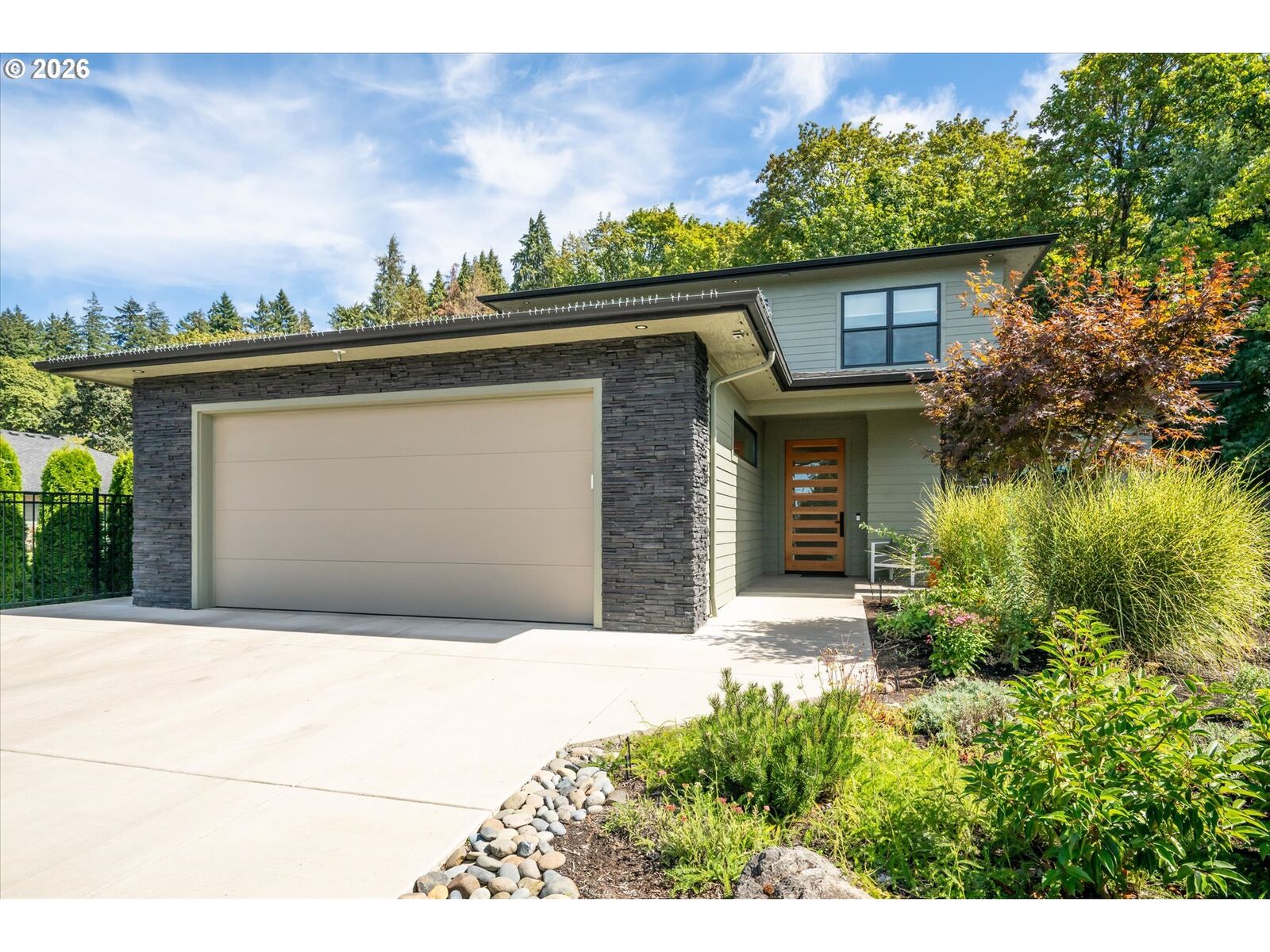 Property Photo:  1179 Hyde Park Pl  OR 97401 
