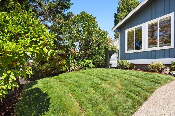 Property Photo:  8148  16th Avenue SW  WA 98106 