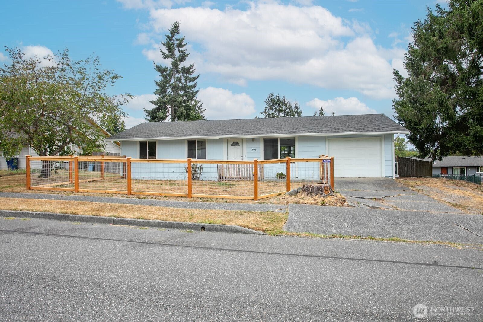 Property Photo: 1905 E Belair Drive WA 98273