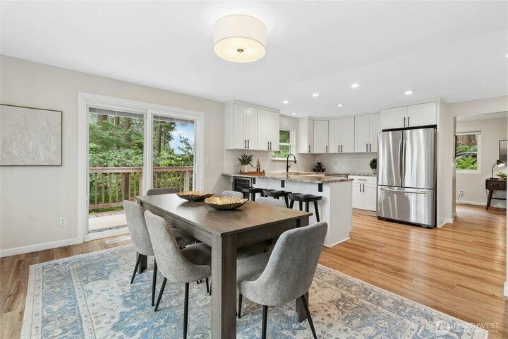 Property Photo:  1115  Wildwood Boulevard SW  WA 98027 