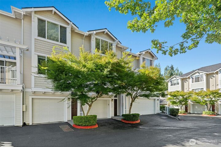 Property Photo:  16329  118th Lane NE 39-3  WA 98011 