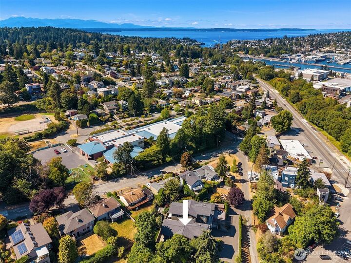 Property Photo: 4025 Burton Place W WA 98199