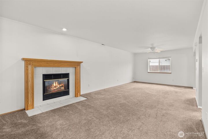Property Photo:  10006  140th Street Ct E  WA 98373 