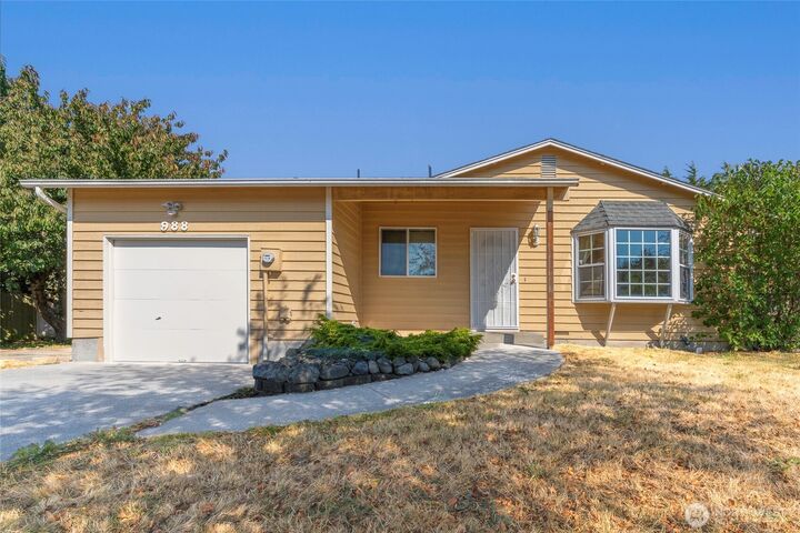 Property Photo:  988  Ridgeway Drive  WA 98277 
