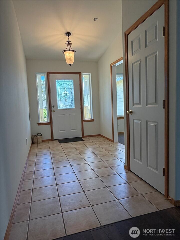 Property Photo:  91  Fieldstone Court  WA 98926 