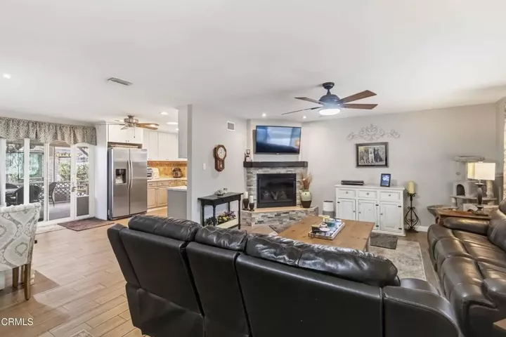 Property Photo:  62 E Calle La Sombra  CA 93010 