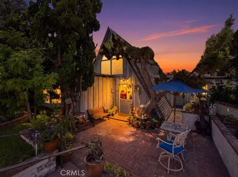 Property Photo:  215 Ocean View  CA 92663 