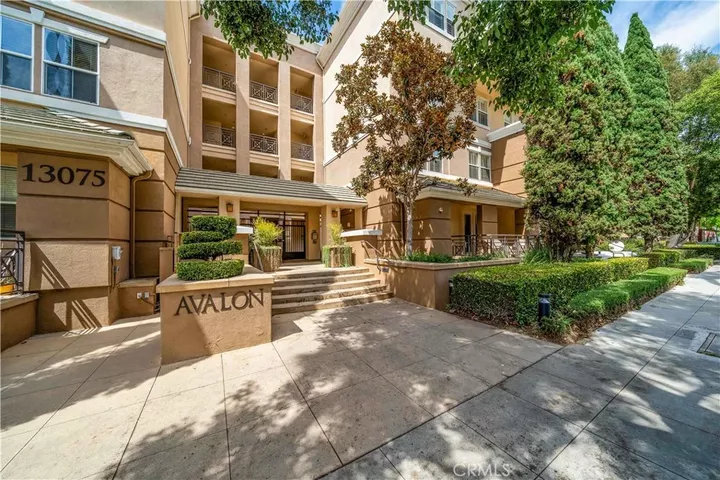 Property Photo:  13075 Pacific Promenade 109  CA 90094 