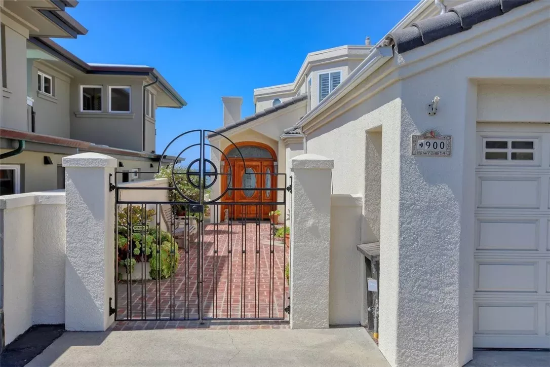 Property Photo:  900 Pacific  CA 93430 