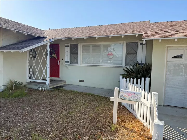 Property Photo:  901 W Autumn  CA 92805 