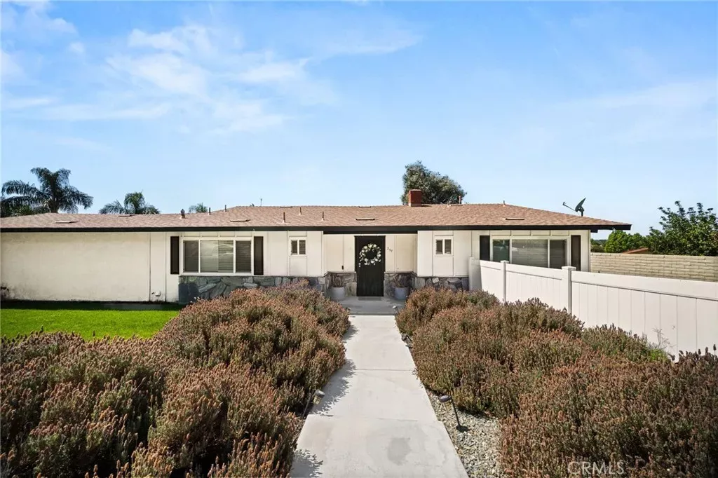 Property Photo:  257 W 59th  CA 92407 