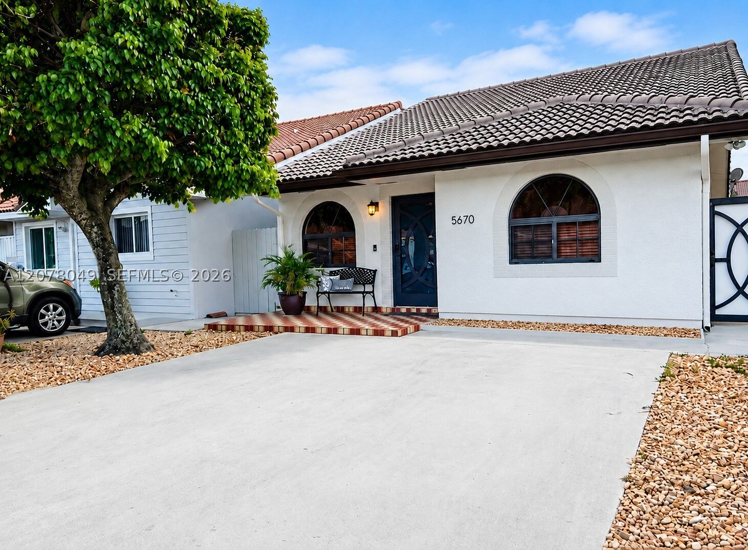 Property Photo: 5670 W 20th Ct FL 33016