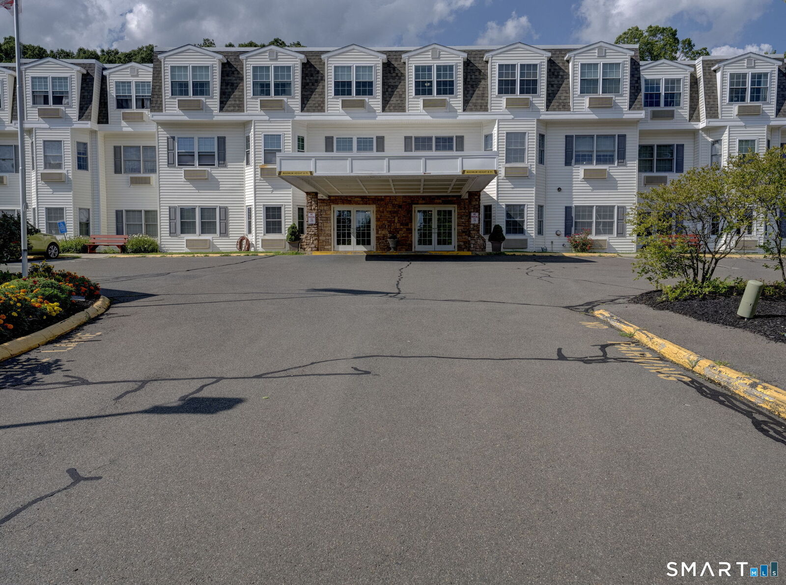 Property Photo:  1 Brush Pasture Lane 103  CT 06480 