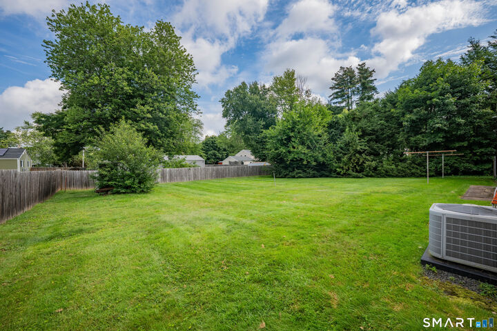 Property Photo:  130 Country Lane  CT 06118 