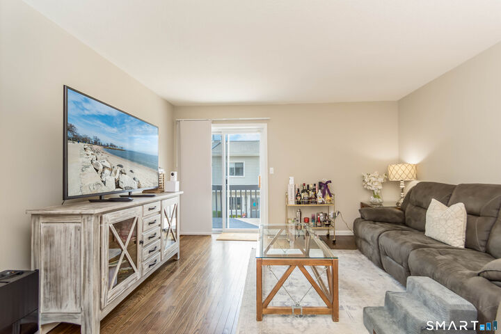 Property Photo:  273 Derby Avenue 305  CT 06418 