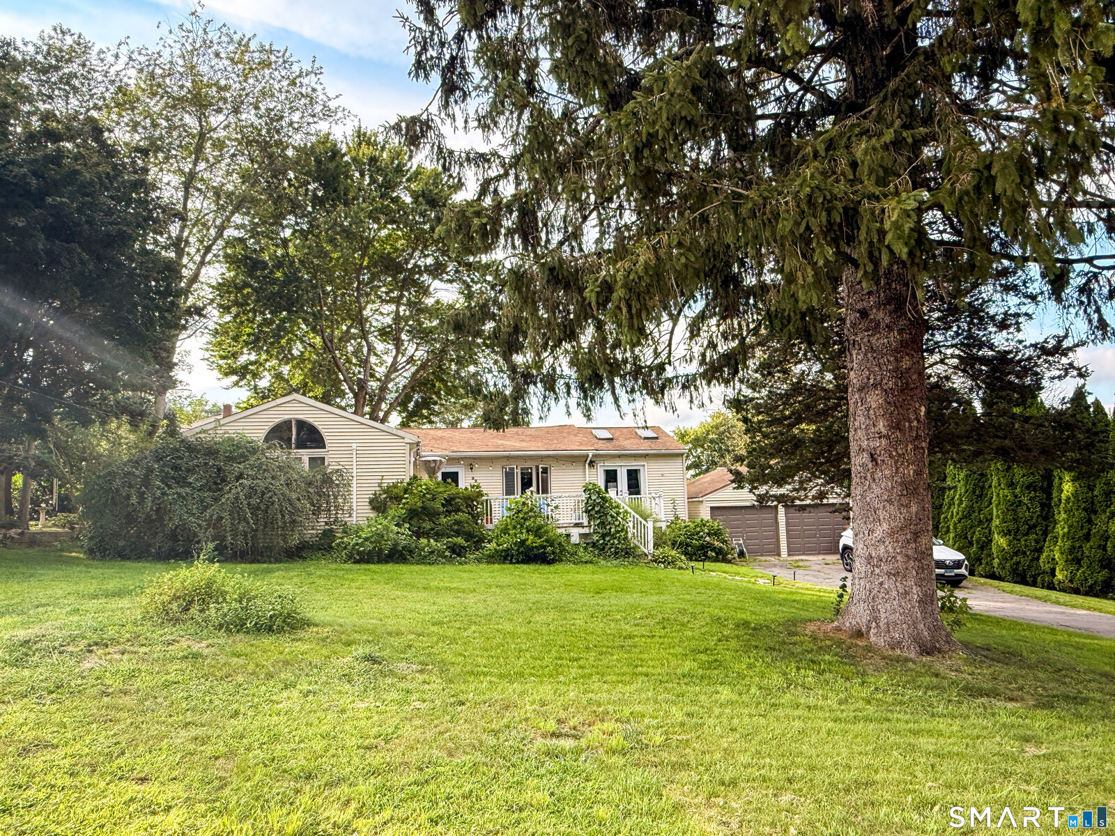 Property Photo:  52 West Street  CT 06484 