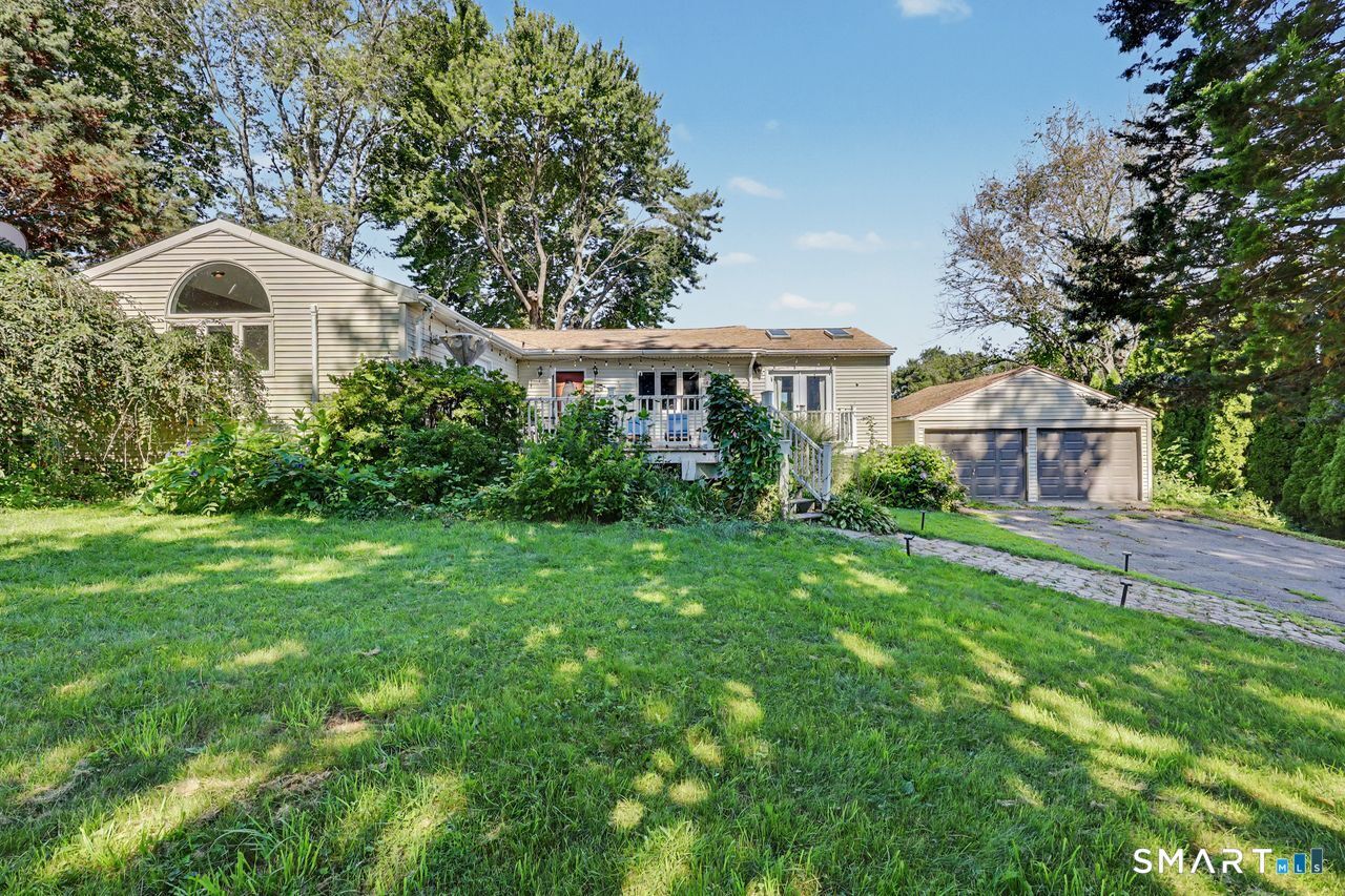 Property Photo:  52 West Street  CT 06484 