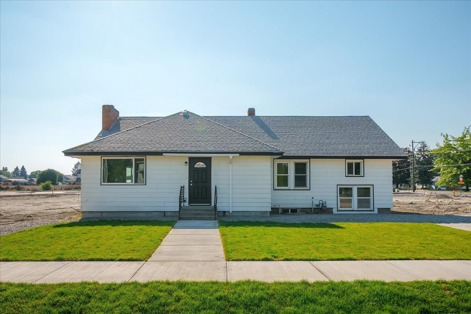Property Photo:  525 N Long Rd  WA 99016 