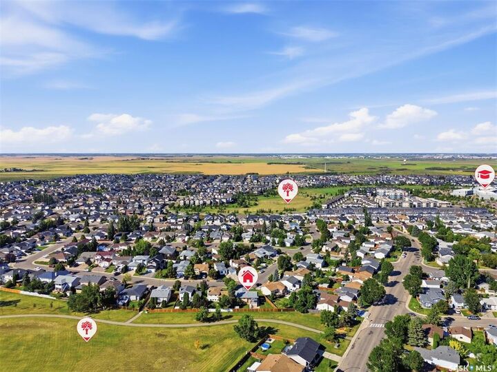 Property Photo:  302 Nixon Crescent  SK S7L 7G1 