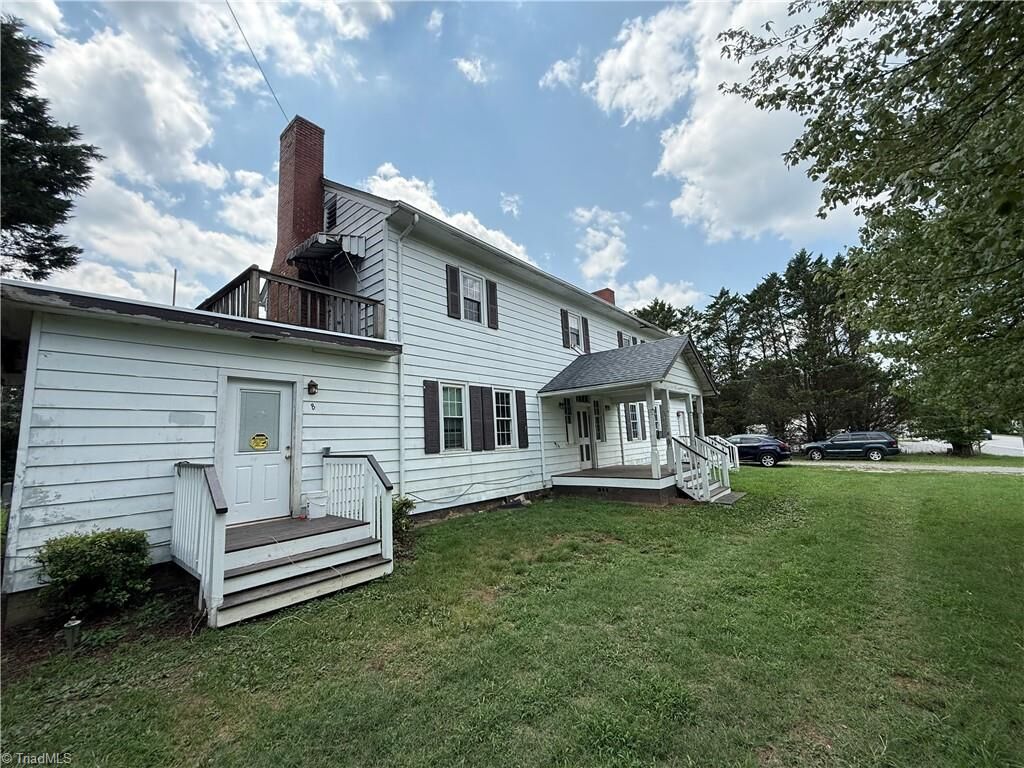 Property Photo:  1109 W Main Street  NC 27055 